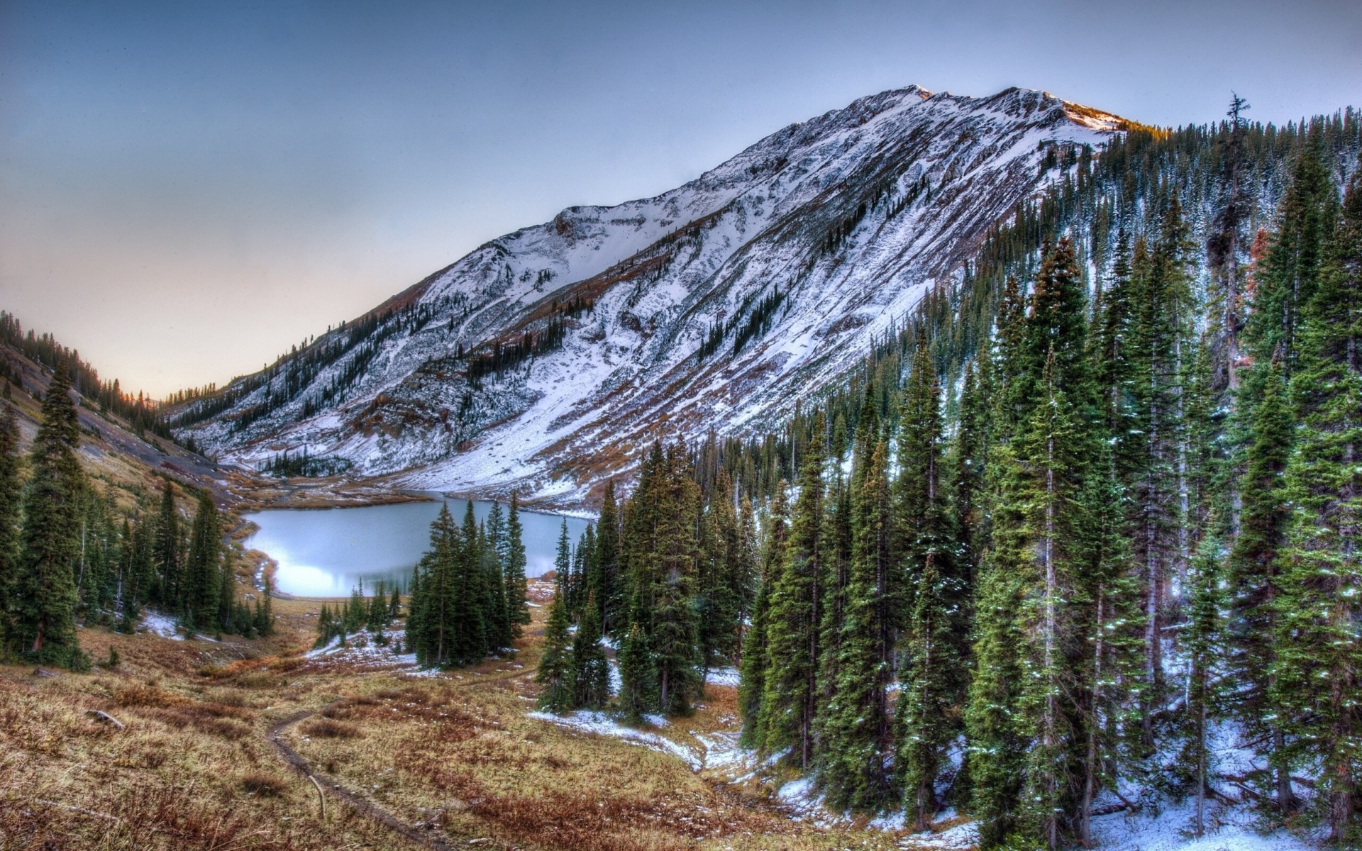 paesaggio lago alberi foresta colorado montagne rocciose smeraldo montagne