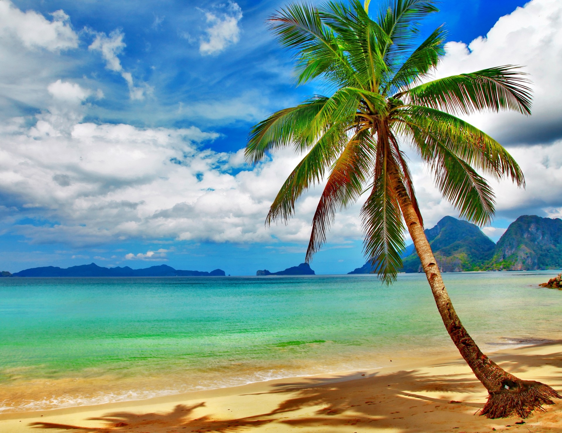 tropical belle plage nature îles tropiques émeraude côte bleu mer montagnes océan paradis australie