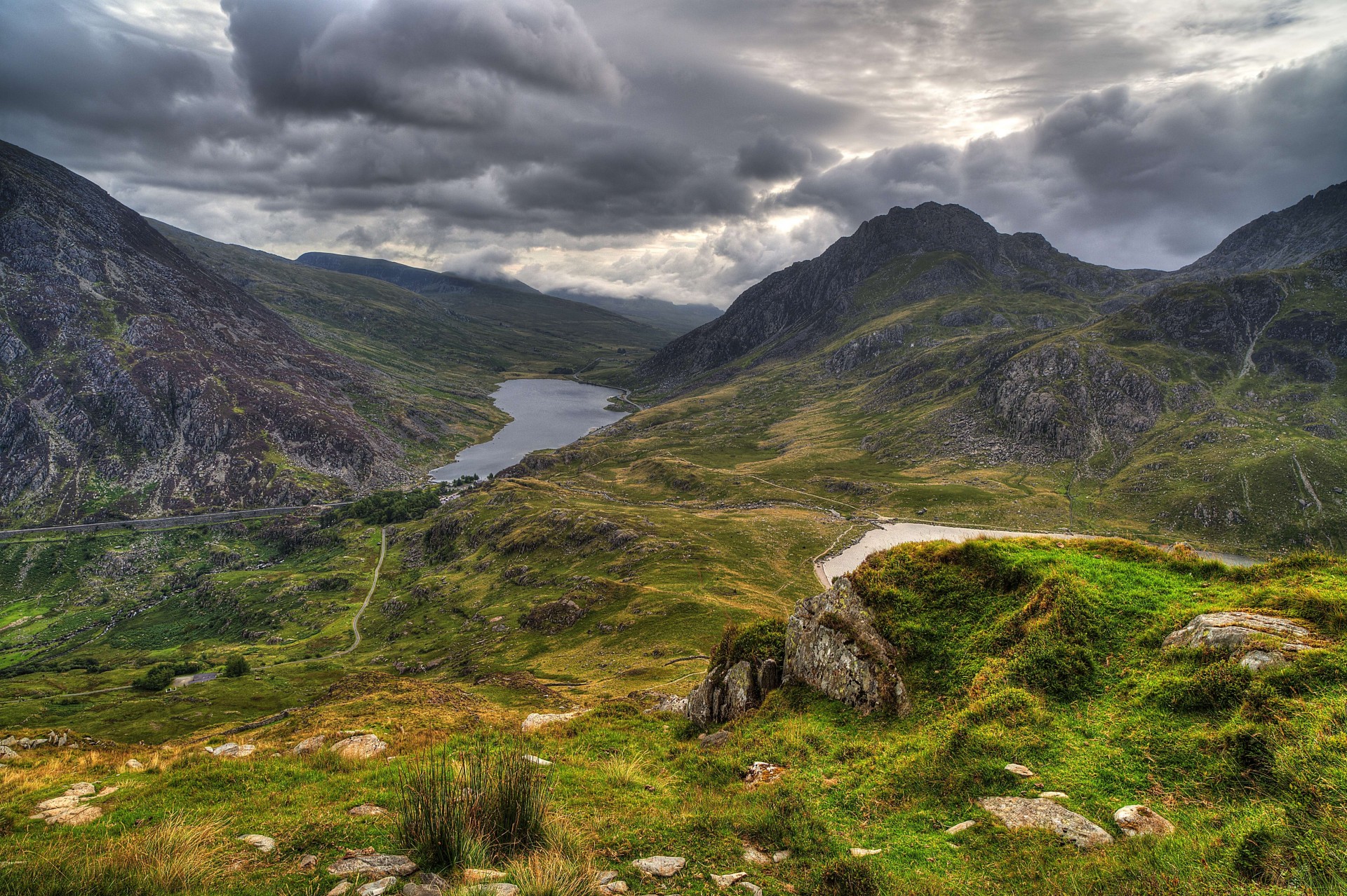 krajobraz jezioro droga wielka brytania góry snowdonia