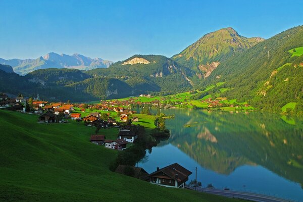 Berge Himmel zu Hause blau