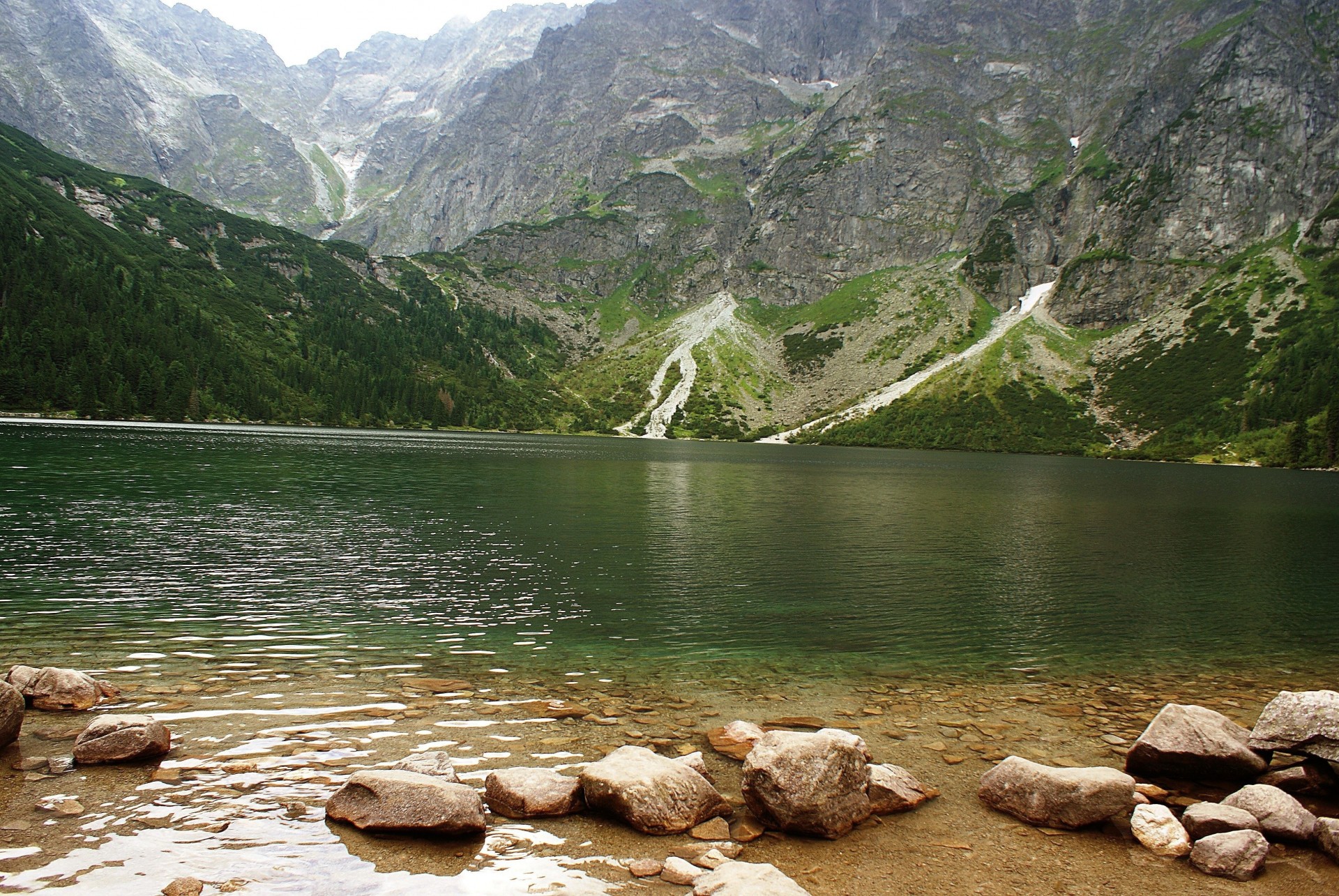 tones lake mountain