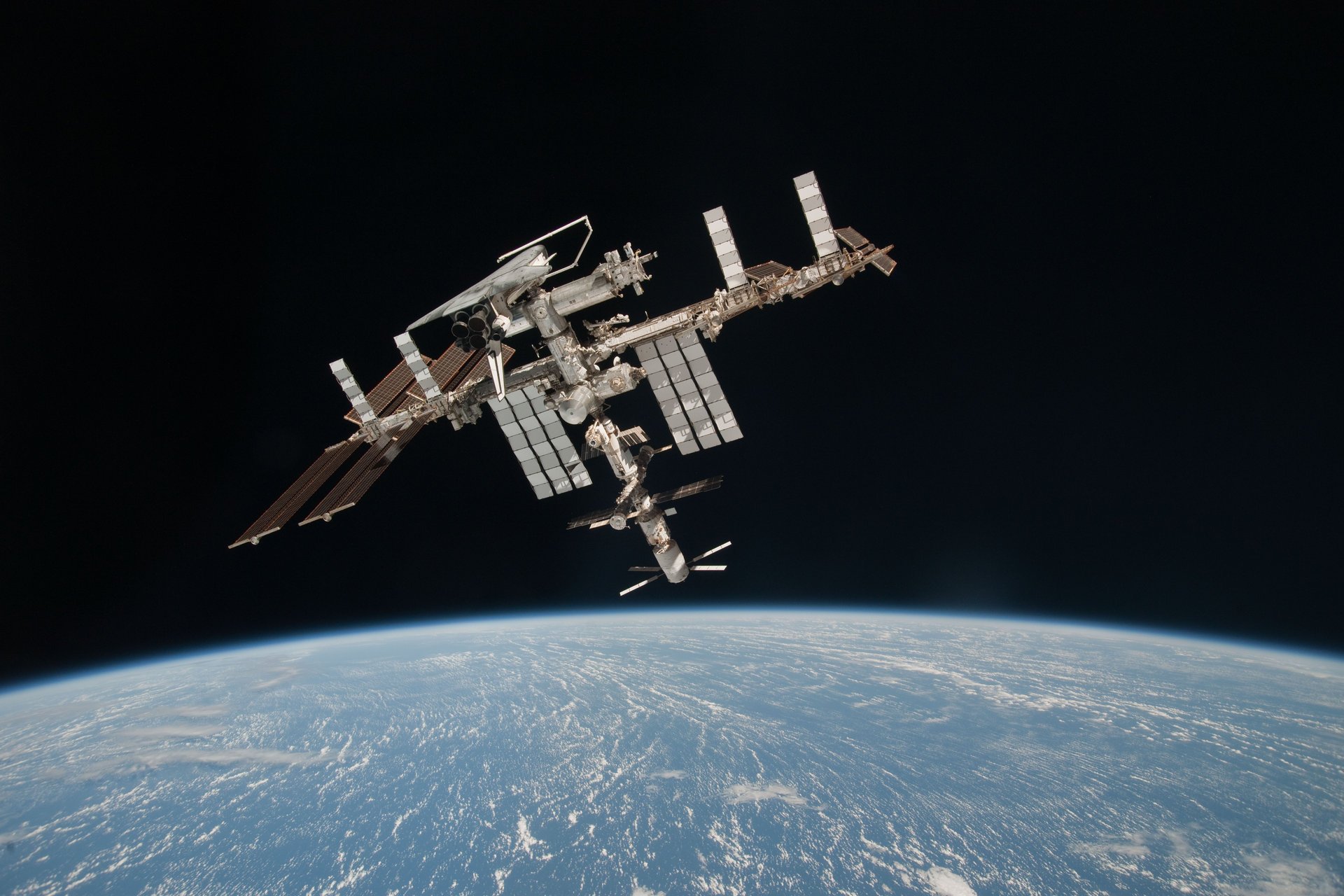 iss space shuttle dock raum satellit