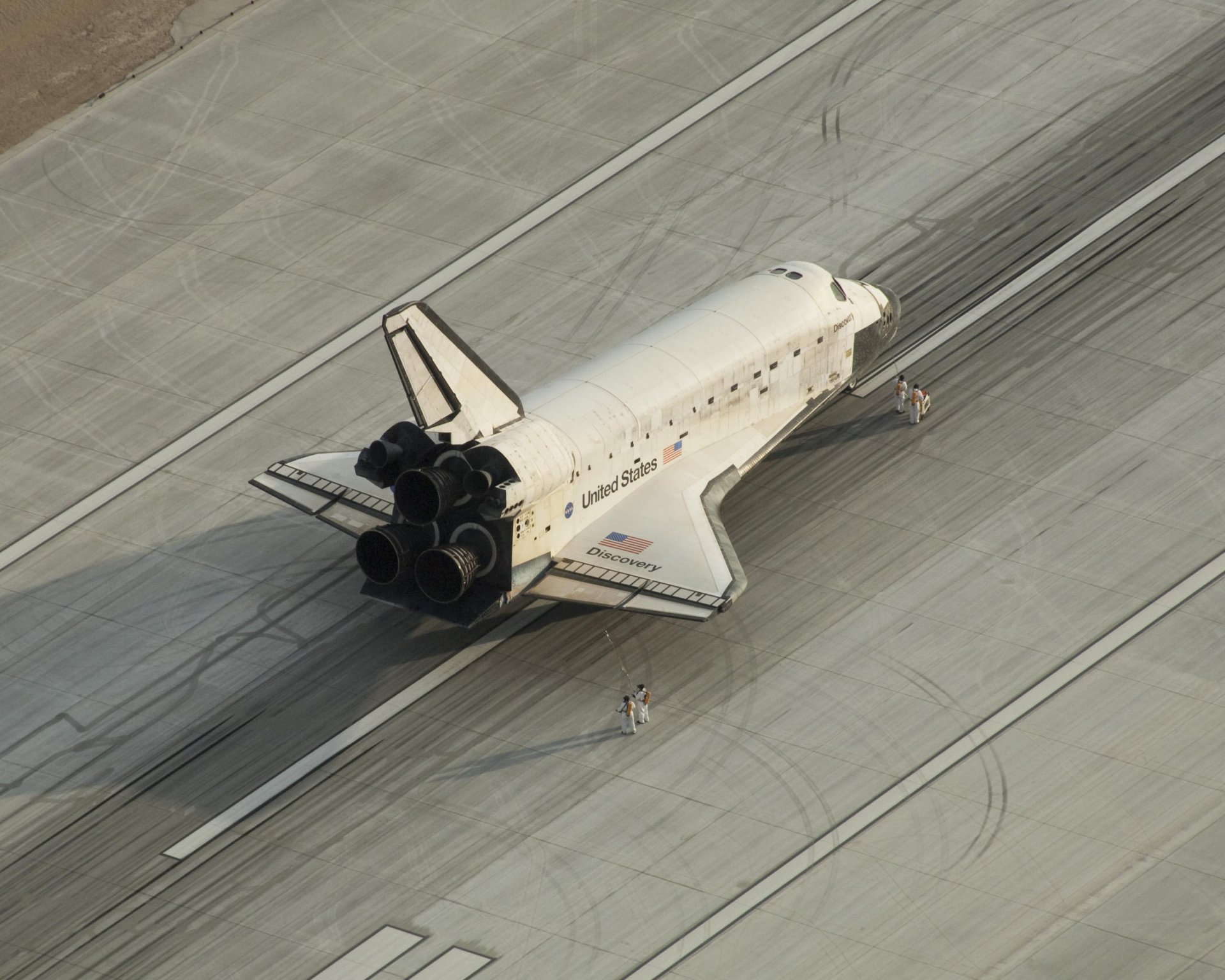 kennedy center vandenberg air force base shuttle discovery reusable transport space ship nasa