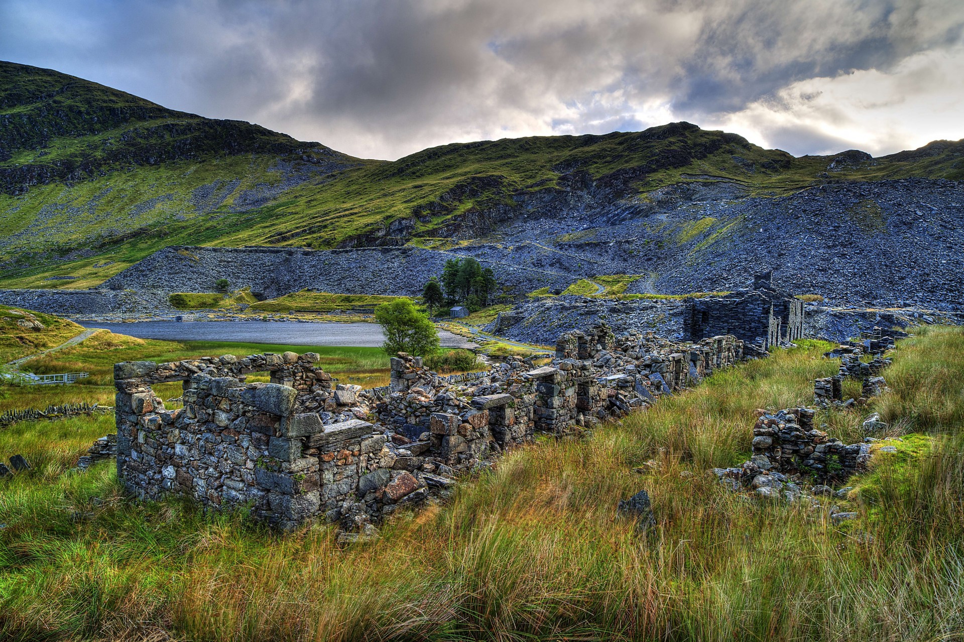 regno unito paesaggio montagne snowdonia rovine