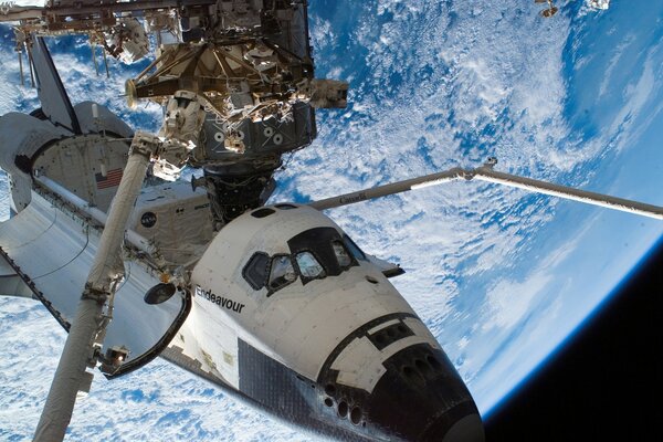 Space Shuttle im Weltraum im Orbit