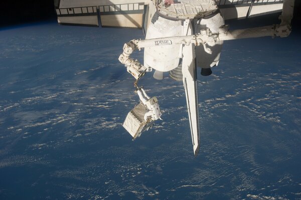 Vue de la planète terre depuis la station spatiale