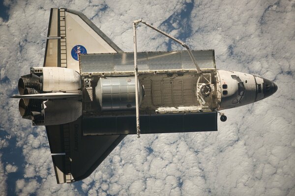 Veicolo spaziale di trasporto riutilizzabile nello spazio