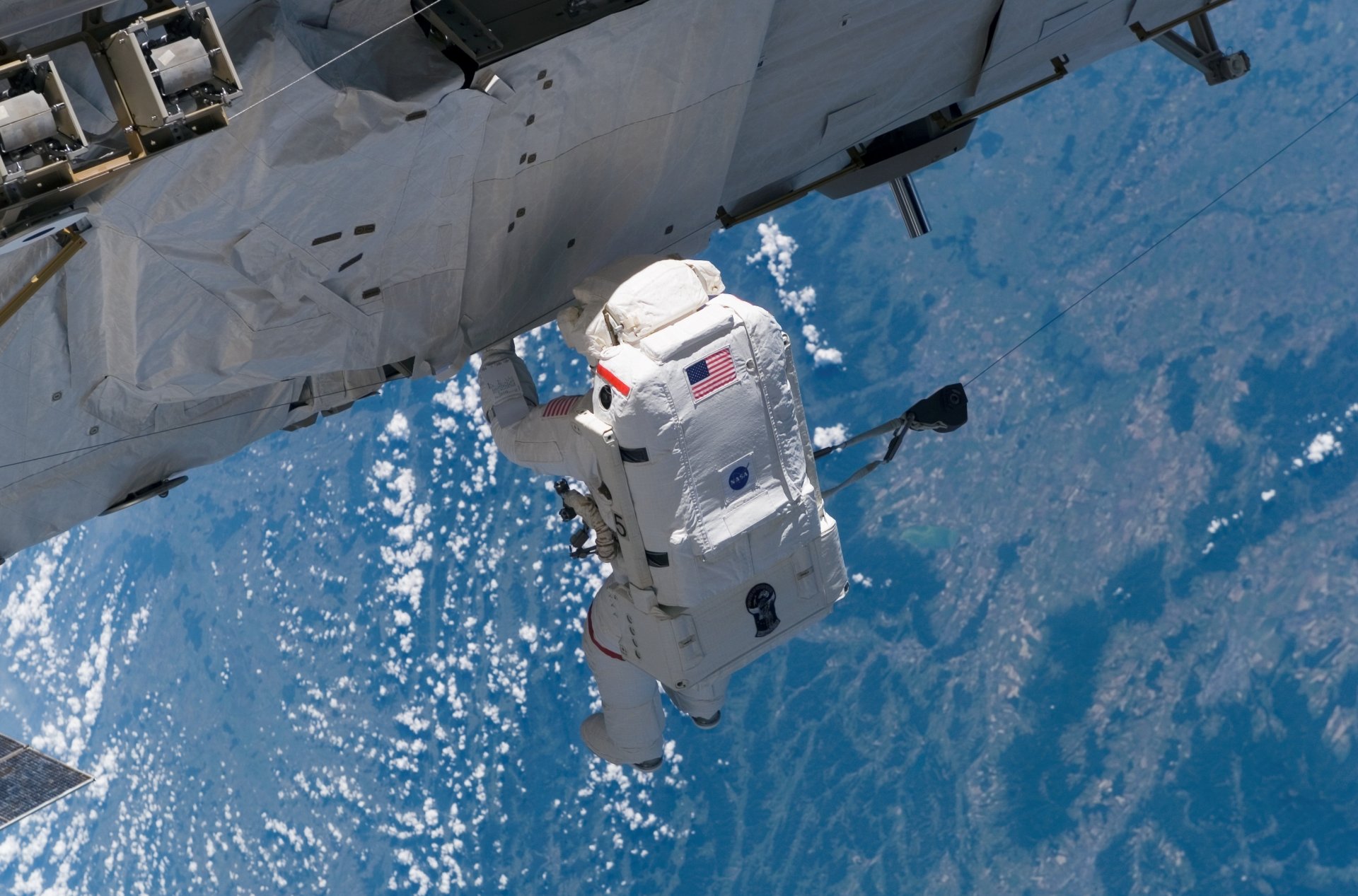 espace iss astronaute terre planète bleue