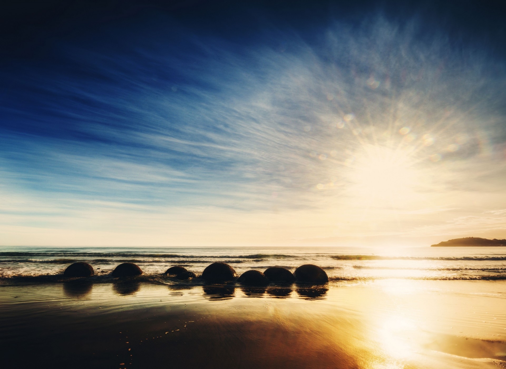 tones sunrise ocean new zealand