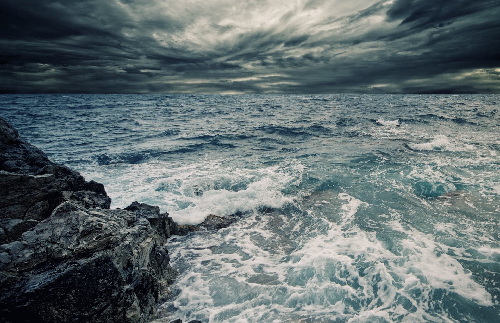 morze niebo woda ocean rozpryski skała pochmurno fale