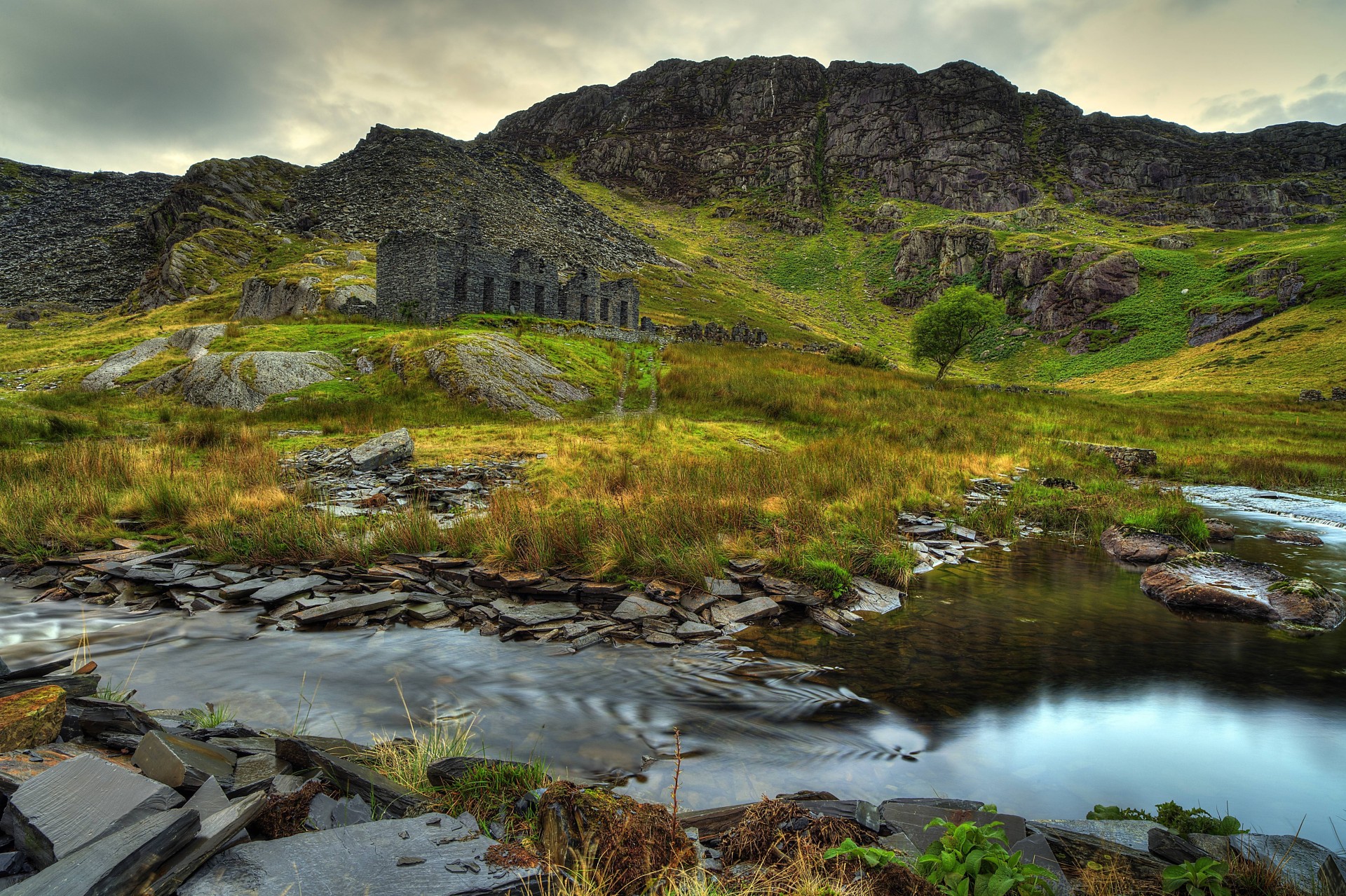 landschaft fluss ruinen großbritannien berge snowdonia felsen