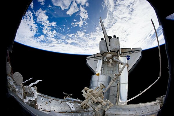 Nave espacial de transporte reutilizable en el espacio