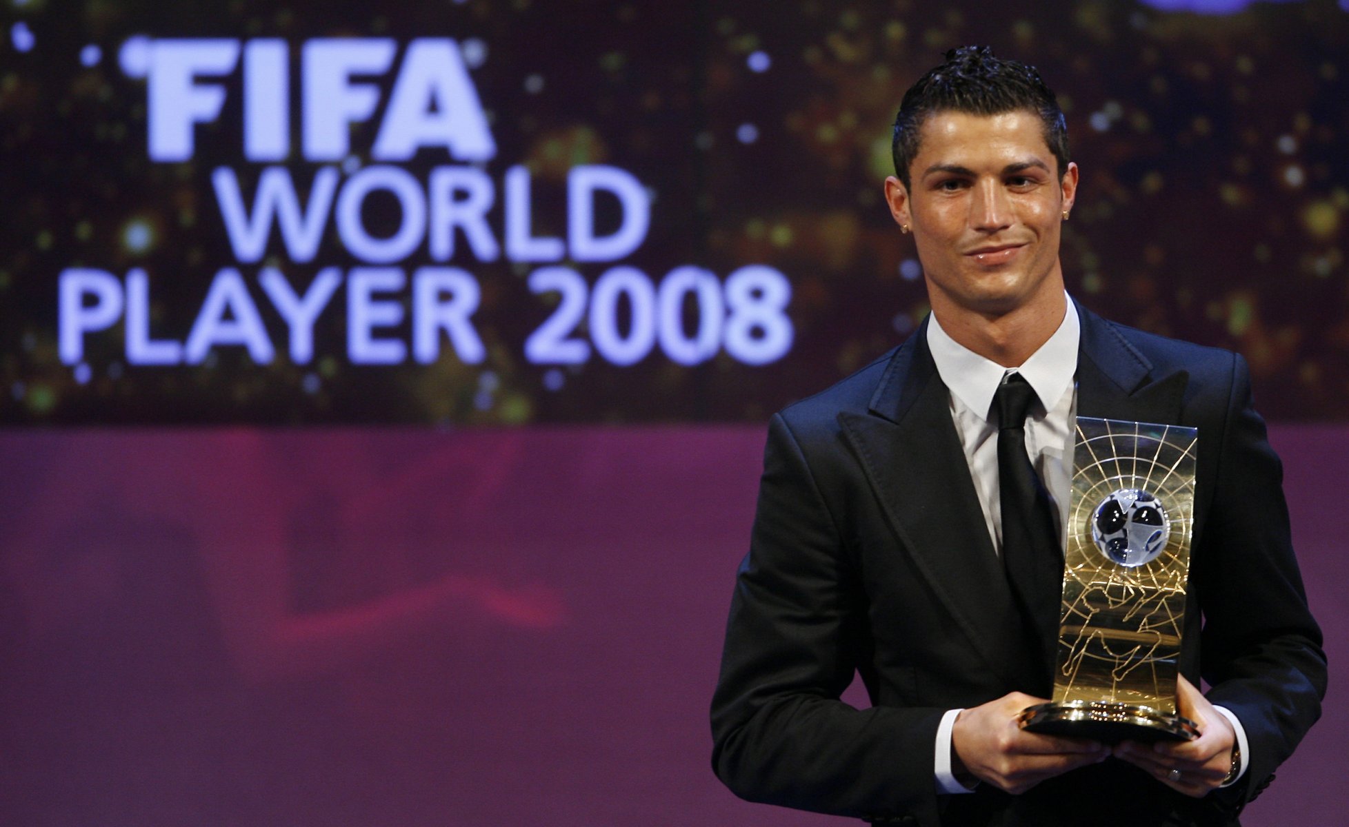 cristiano ronaldo ronaldo cristiano ronaldo ronaldo récompense coupe du monde joueur 2008 fifa meilleur footballeur du monde 2008 footballeur célébrité étoile football