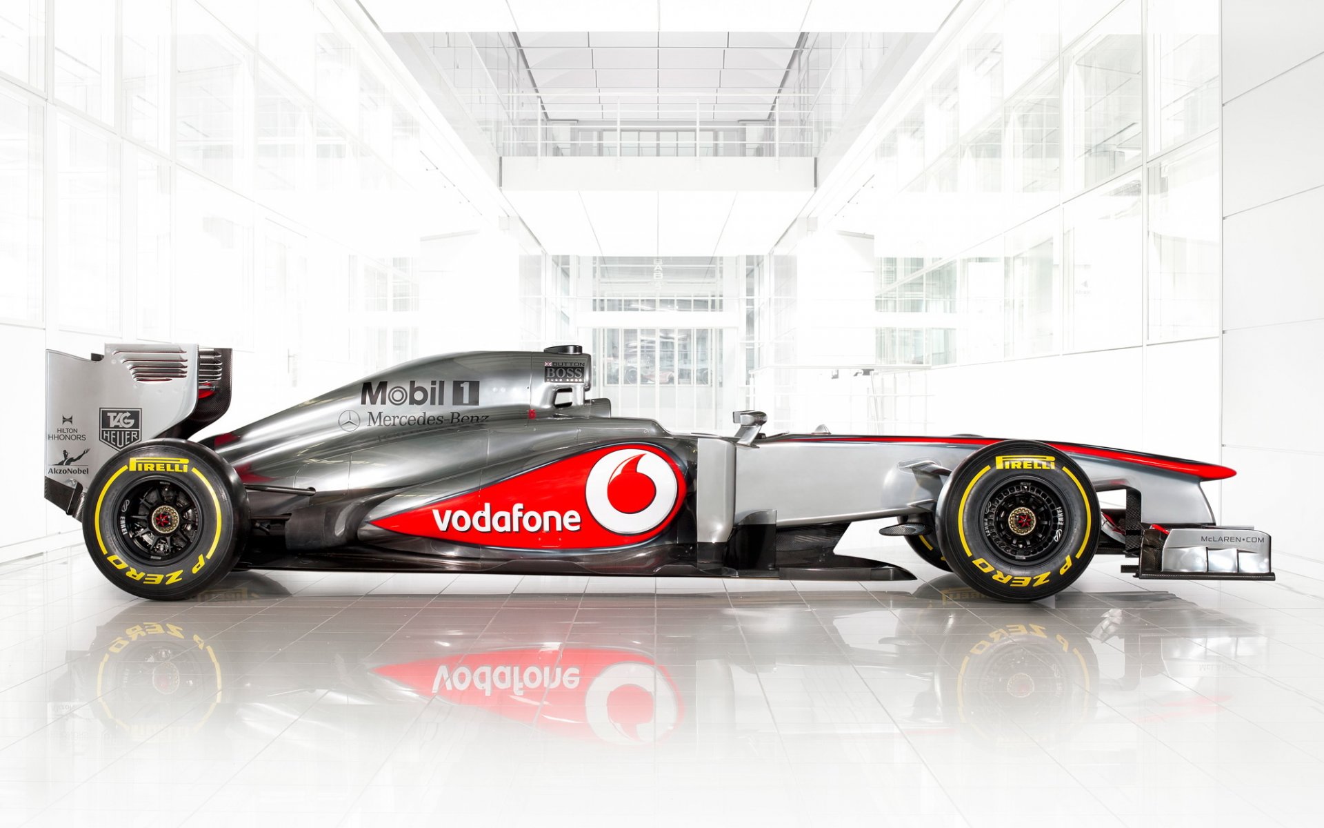 mclaren mp4-28 bolide formel