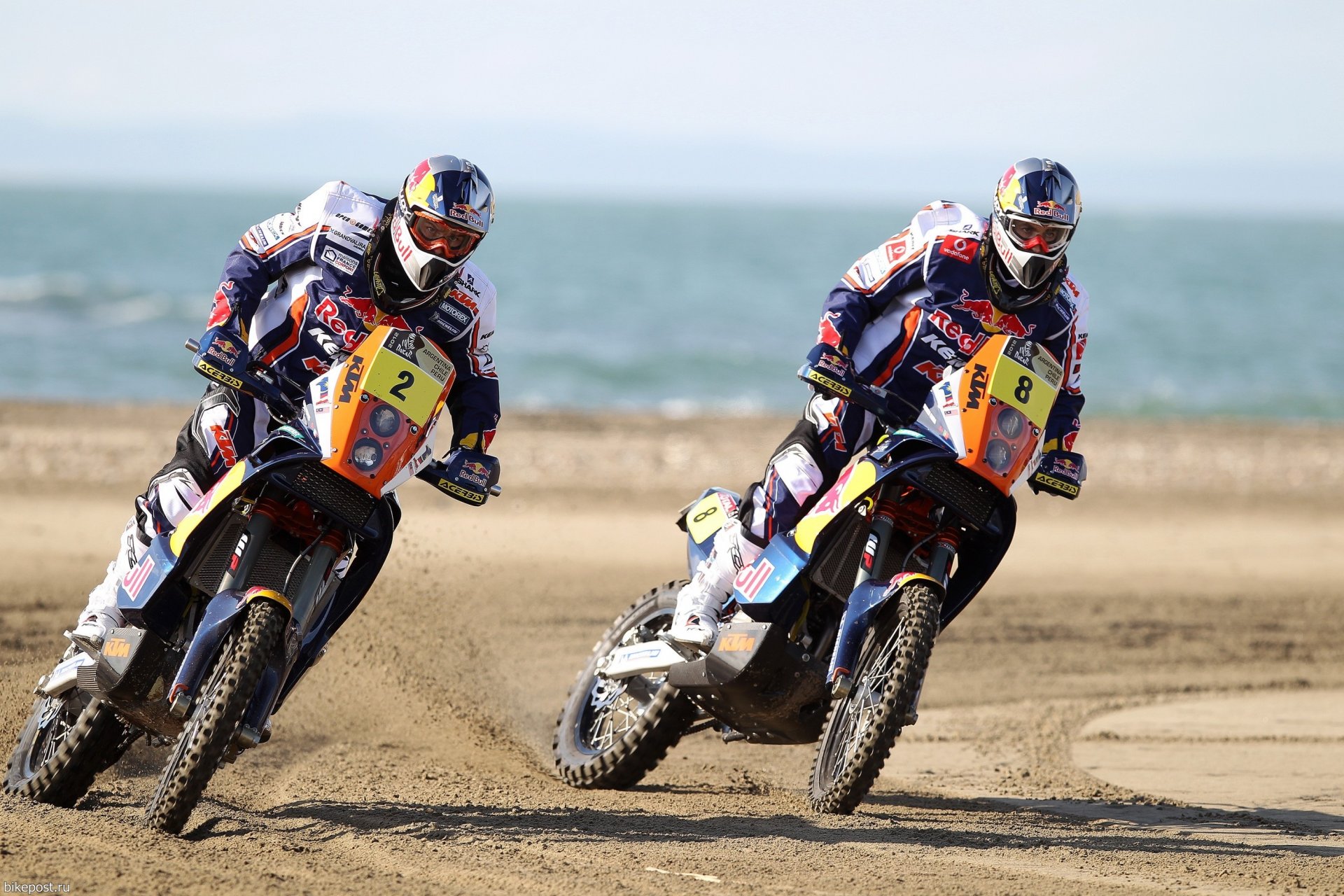 moto deux taureau rouge dakar tour course jour chaleur