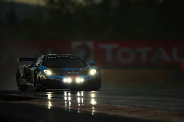 McLaren Supercar MP4-12C evening race