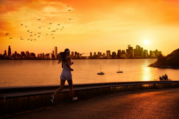 Jogging du soir au coucher du soleil