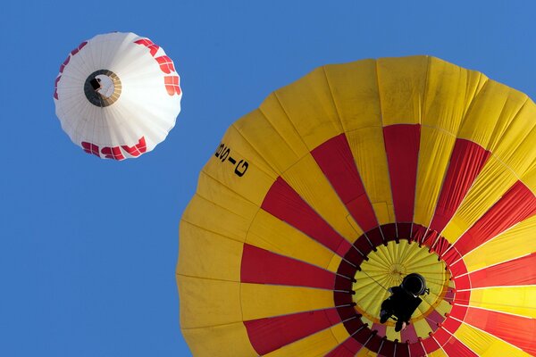 Globos en el cielo, competiciones deportivas