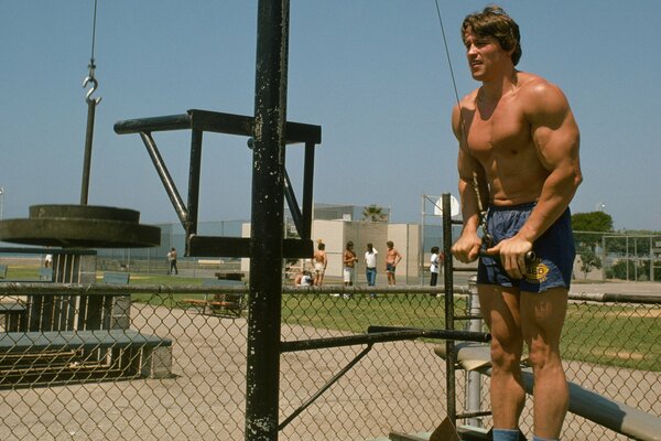 Arnold Schwarzenegger athlete wallpaper