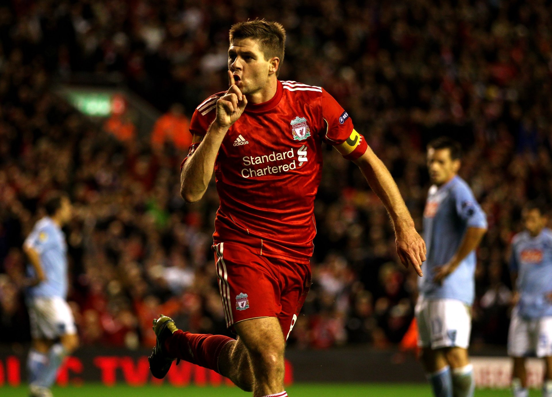 gerrard liverpool legenda liverpoolu wujek basia enfield road