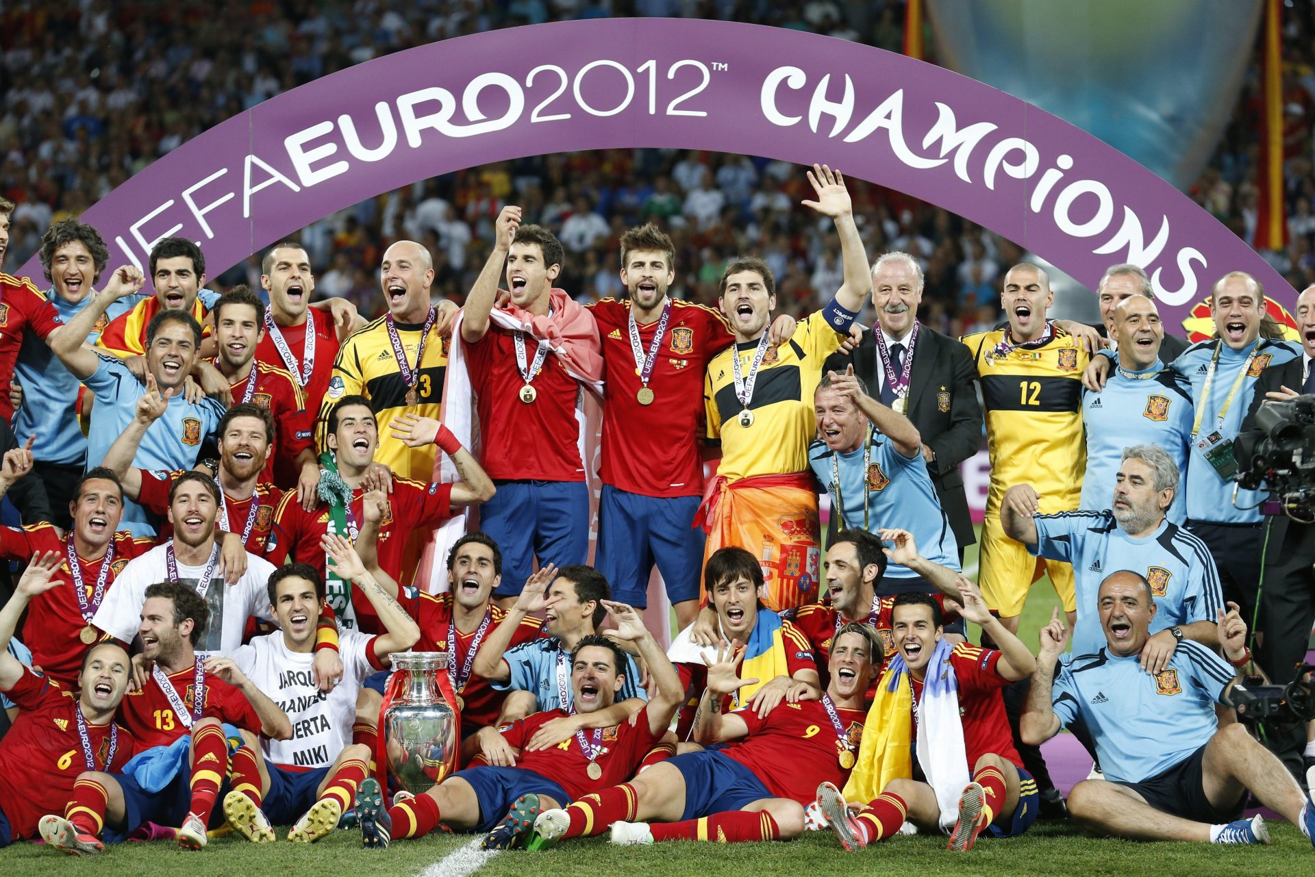 euro 2012 calcio spagna campione finale casillas iker valdés reina albiol martínez juanfrán ramos arbeloa alba andrés iniesta xavi cesc fàbregas xabi alonso busquets cazorla david silva jesús navas pedro fernando torres negredo juan mata ferna