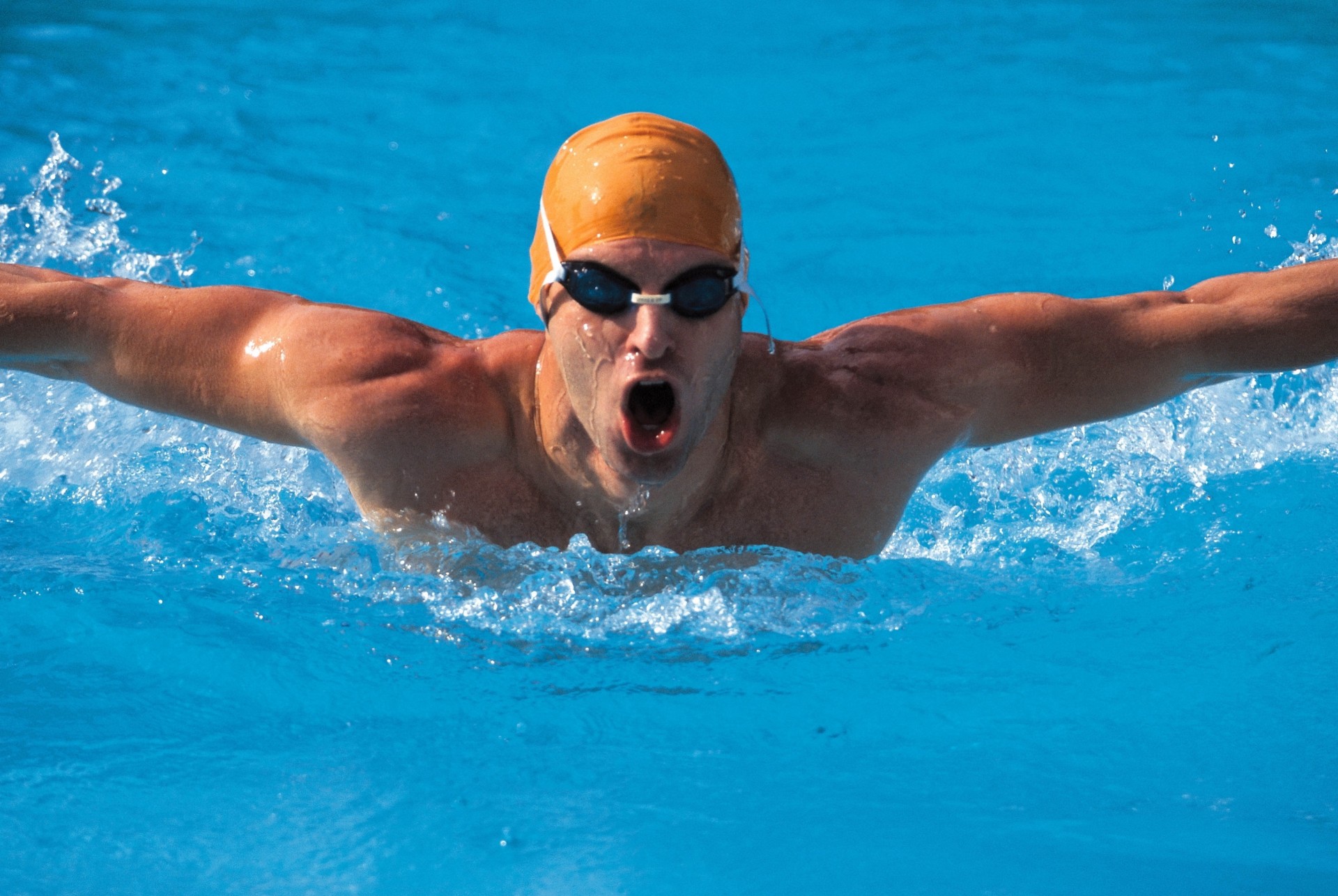 hombre nadador piscina movimiento