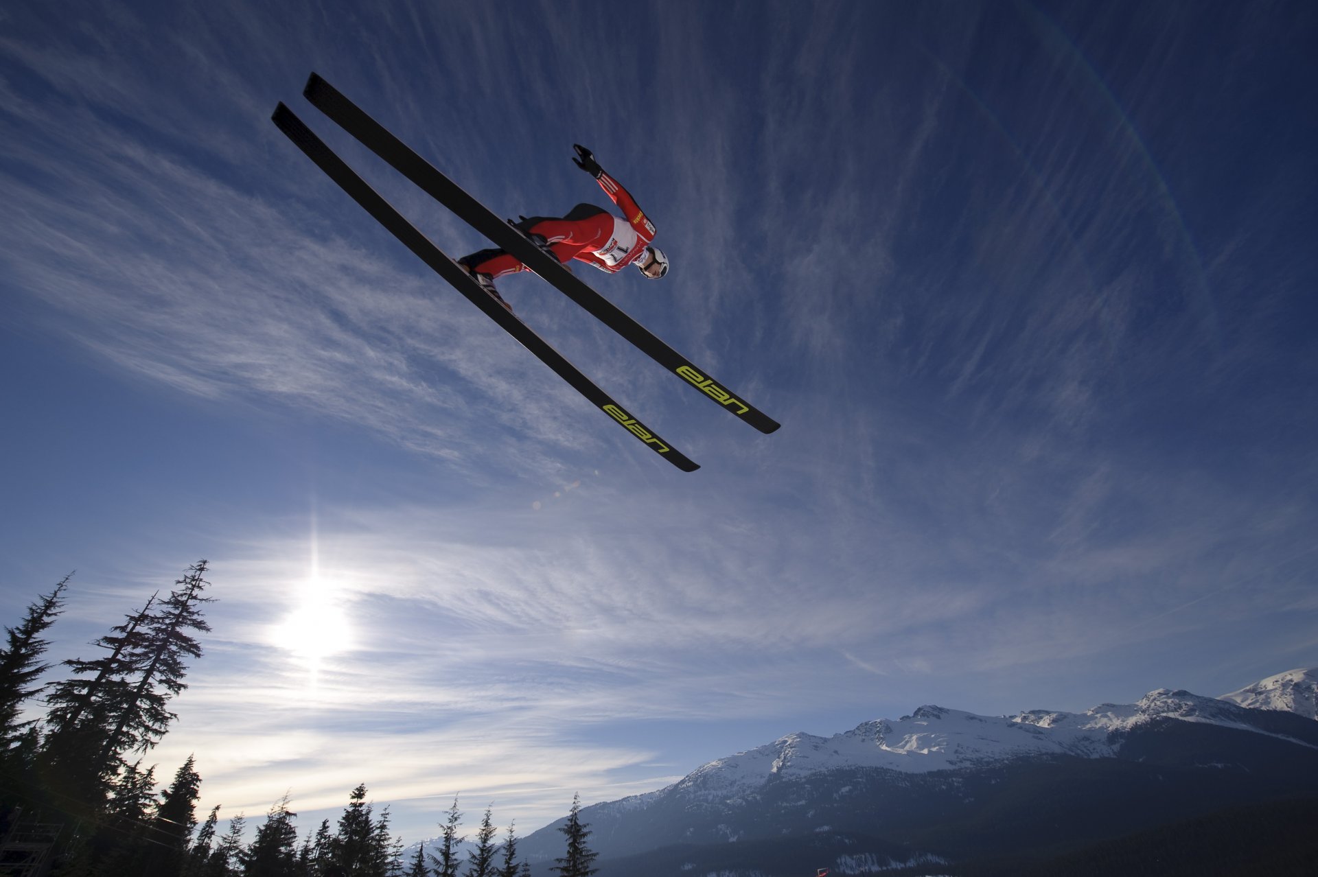 salto con gli sci inverno montagna sole cielo