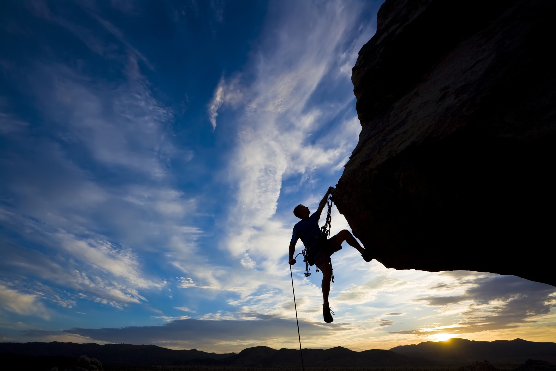 aufstieg sonnenuntergang klettern extrem silhouette felsen