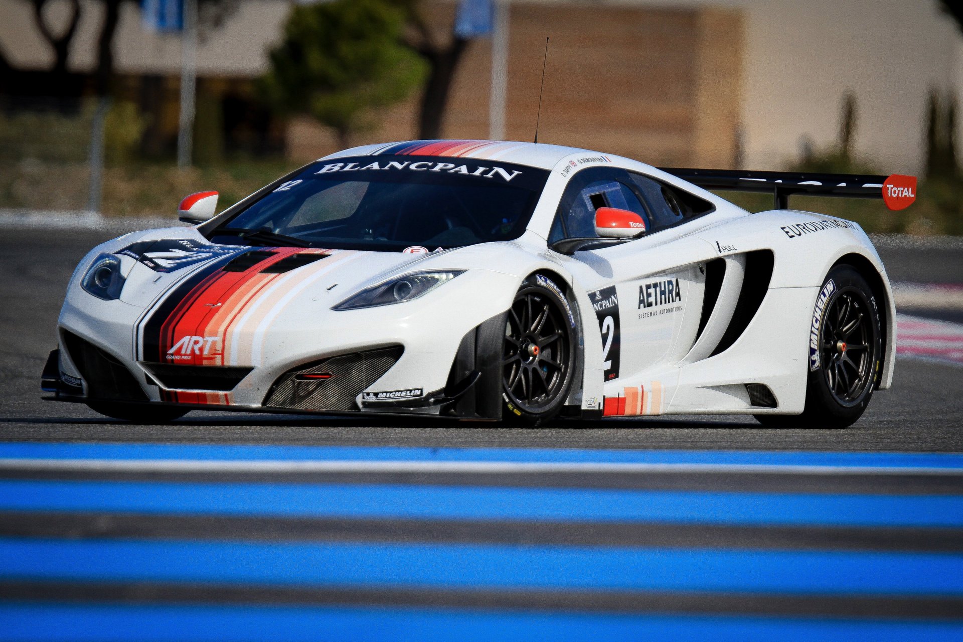 авто машины спорт кар макларен mclaren mp4-12 суперкар gt3 белый трасса