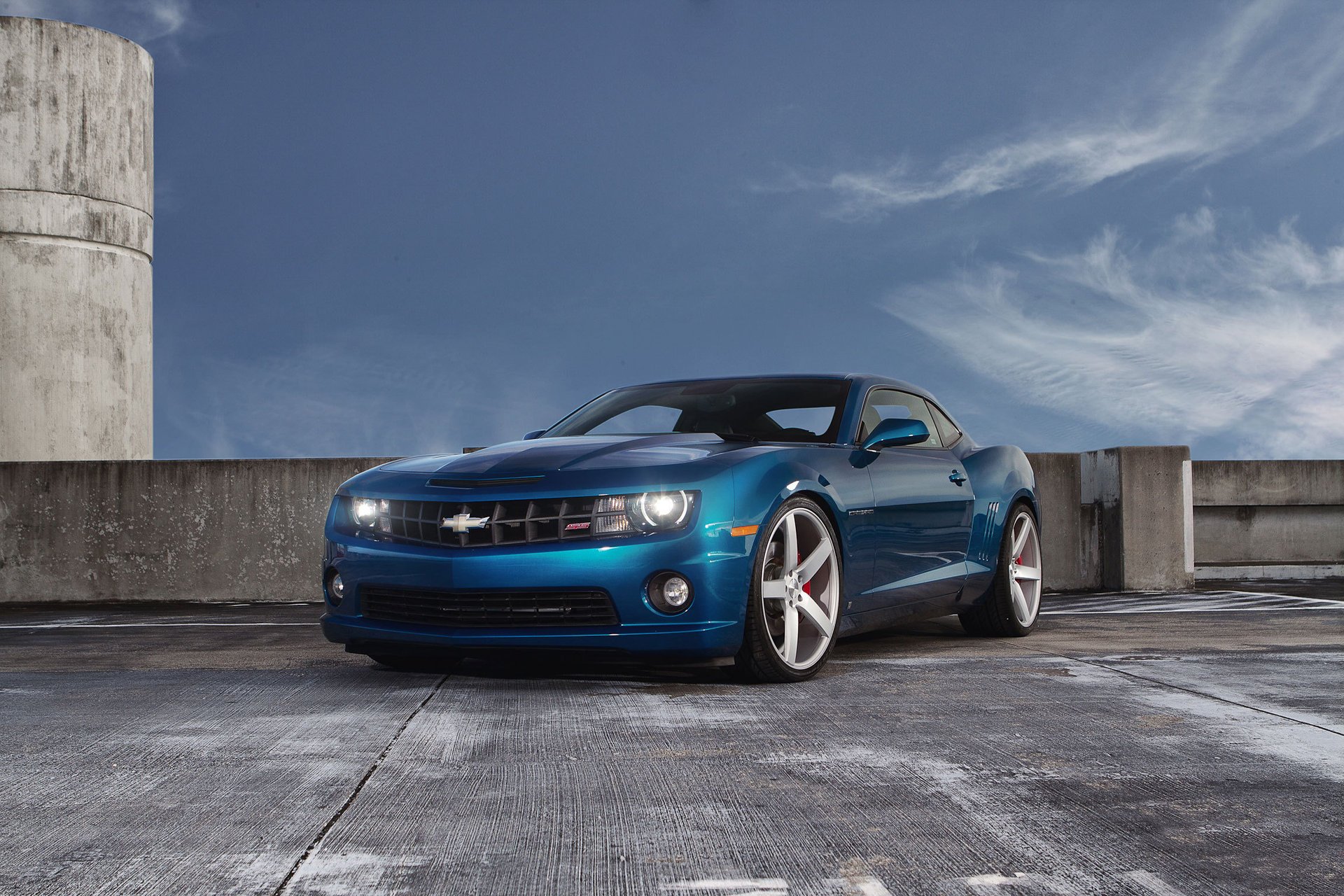 chevrolet blau camaro ss camaro blau chevrolet parkplatz himmel