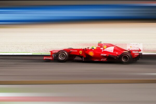 Le coureur Italien a remporté le grand prix de Monza 2012