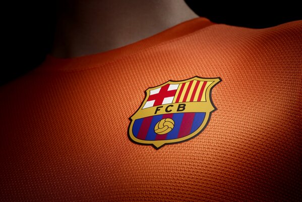 Logo du Club de football de Barcelone. Sur un t-shirt