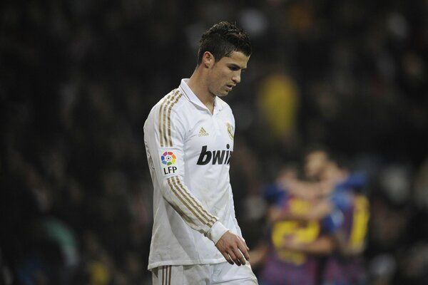 Calciatore portoghese Cristiano Ronaldo sul campo di calcio