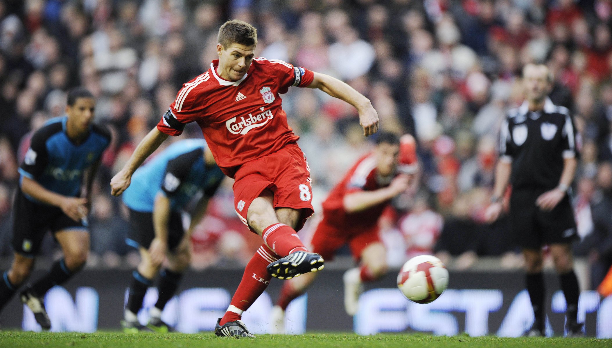 sport fußball liverpool gerard stevie g.