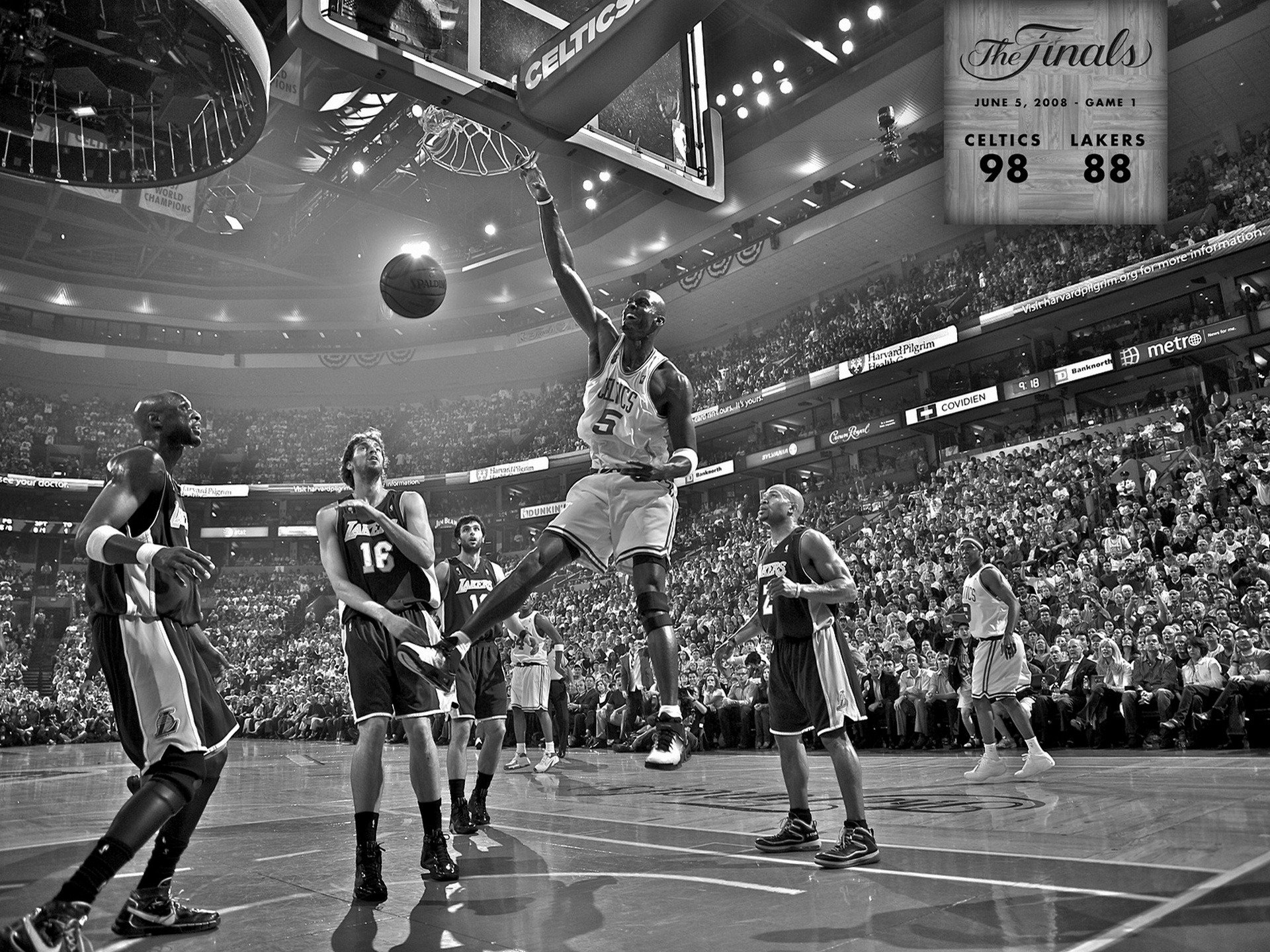 basket-ball nba ring dunk cri équipe joueurs athlètes kevin garnet arena les gens la foule celtics de boston la lakeirs kevin garnett pêcheur gasol rim lakers finale