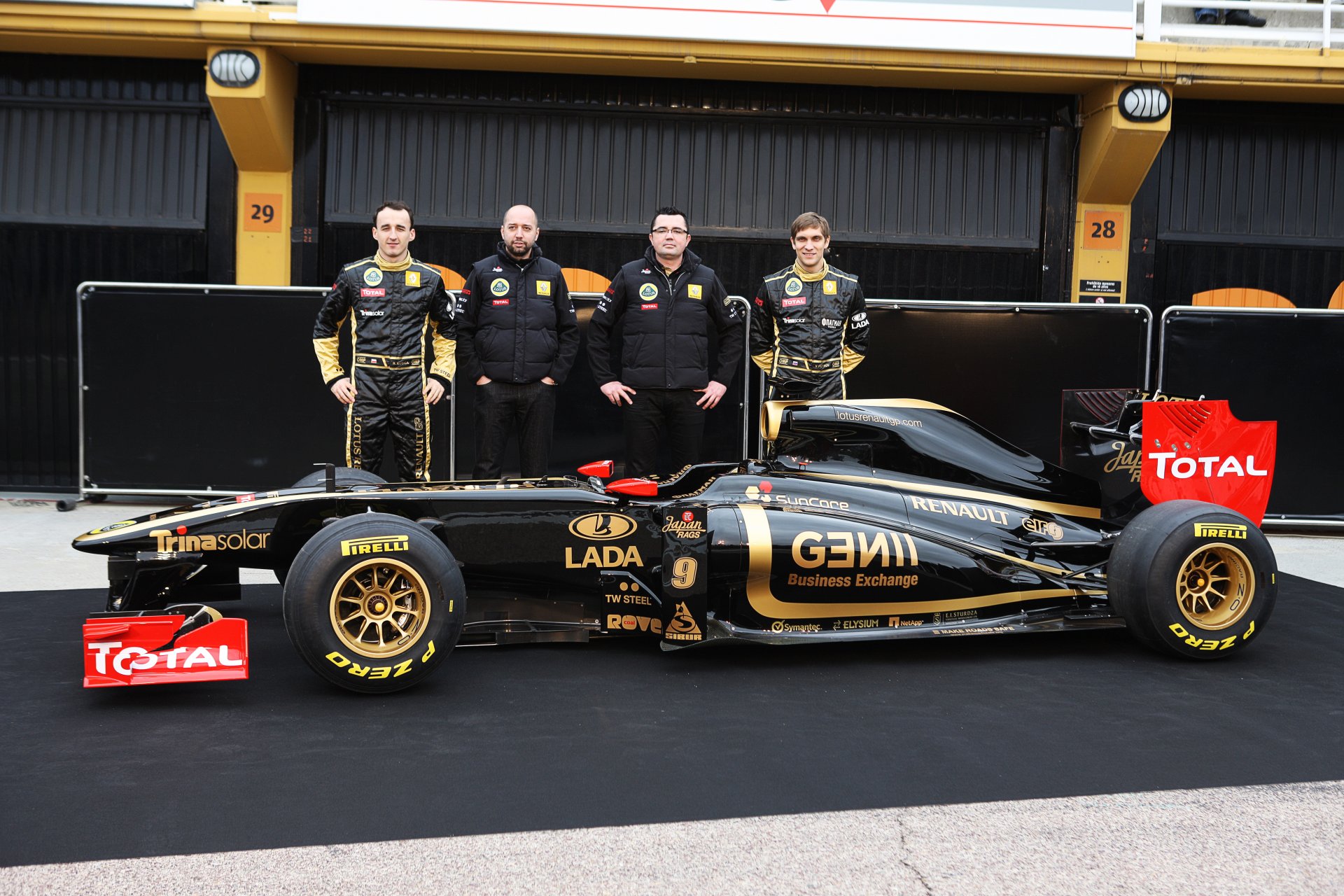 renault lotus bolid petrov formuła 1 formuła klucze lotos