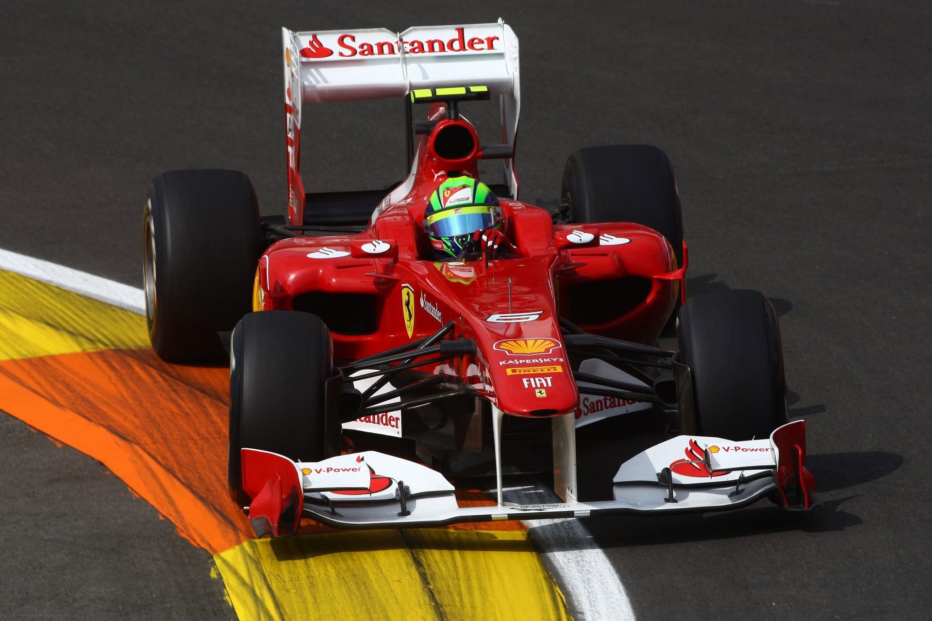 formuła formuła jeden f1 gp europy walencja 2011 ferrari 150 italia felipe massa formuła 1 f1 hiszpania ferrari kierowca pilot tor porebrik