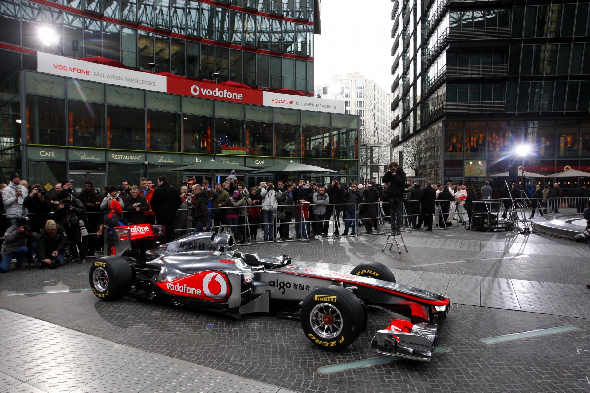 formule 1 voiture de course mclaren présentation