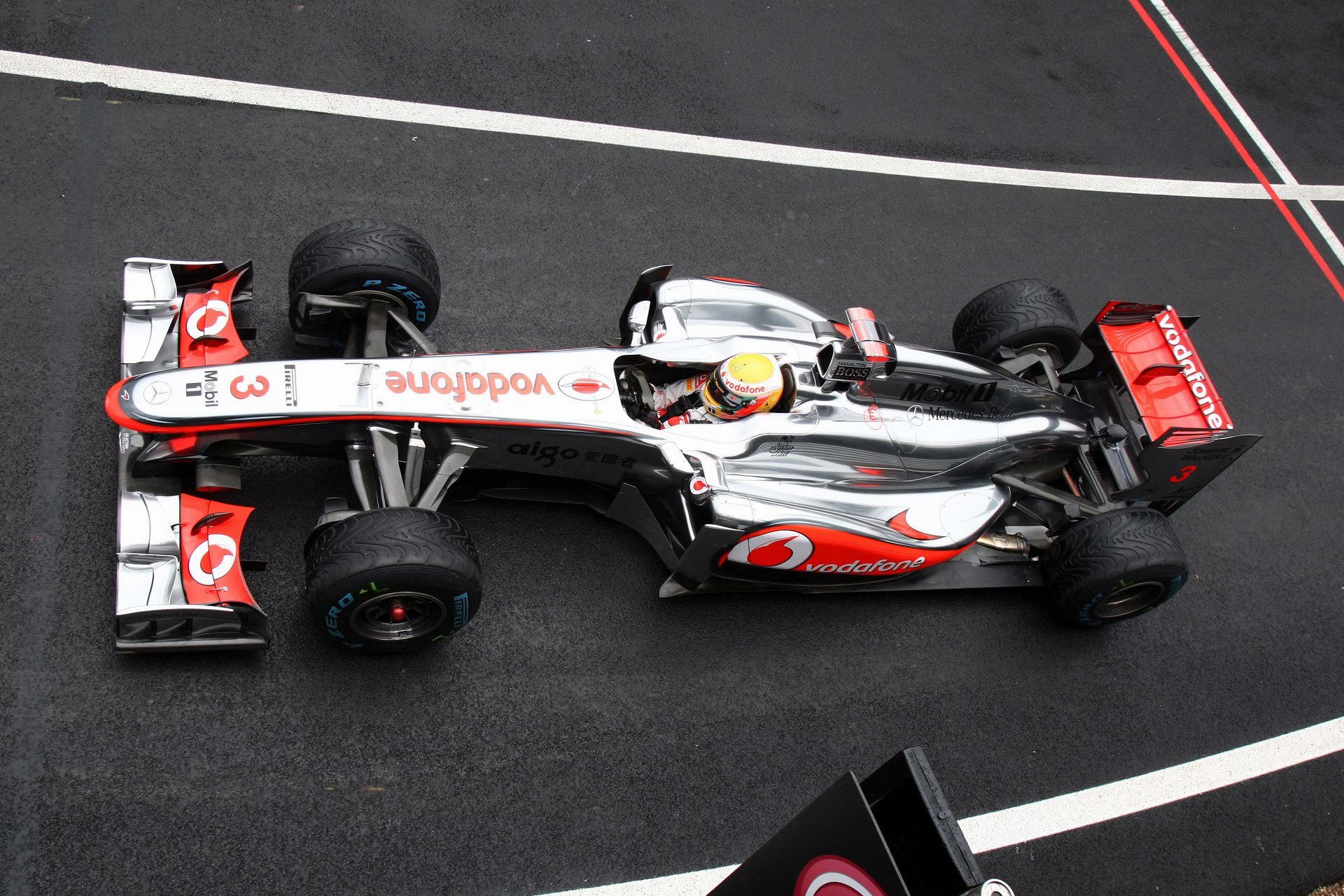 formula formula uno f1 gp britannico silverstone 2011 mclaren mp4-26 lewis hamilton formula 1 inghilterra pilota pilota auto da corsa vista dall alto box pit lane