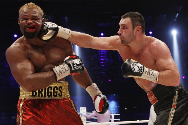 Klitschko strikes. Box