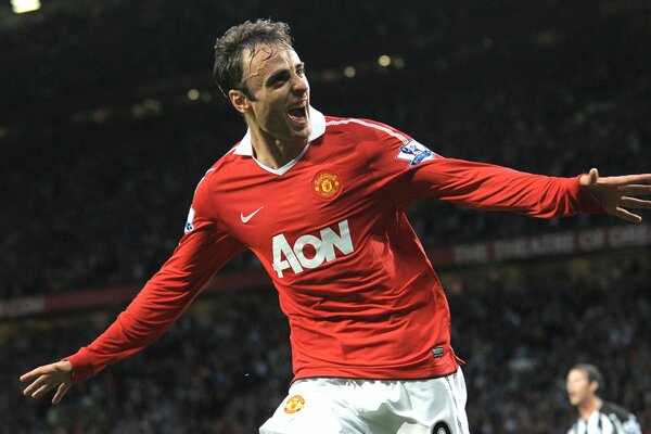 Berbatov del Manchester United festeggia l anno