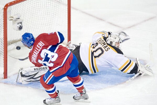 Hockey dos jugadores sobre hielo