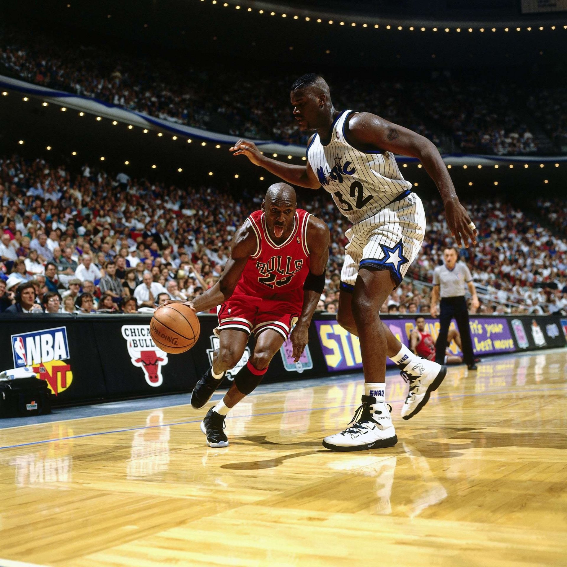 michael jordan vs shaquille o neill shaquille o neill basketballspieler basketball chicago bulls orlando magic nba fans ball