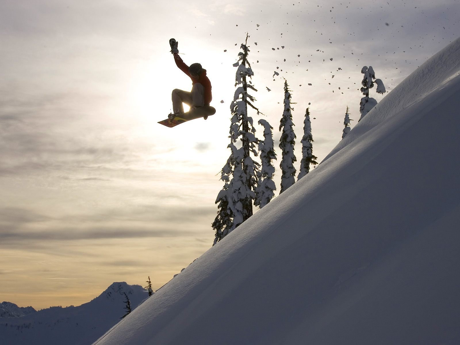 snowboard extreme śnieg zima słońce choinki zjazd