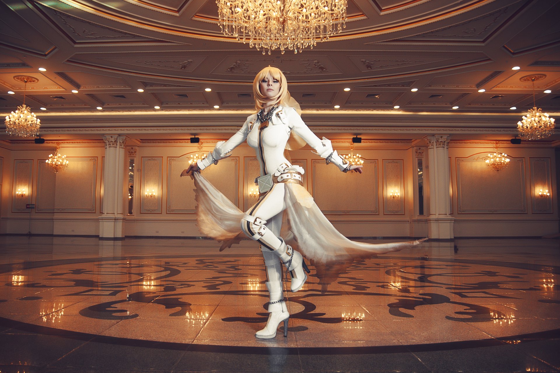 fate / stay night cosplay saber dziewczyna hall światła