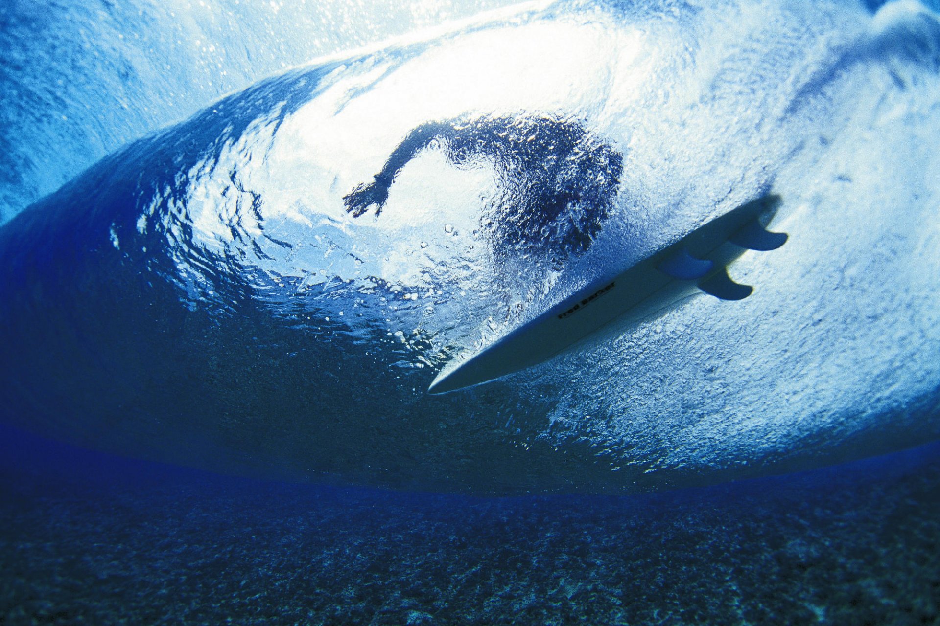 extremo ondas océano riesgo practicar surf