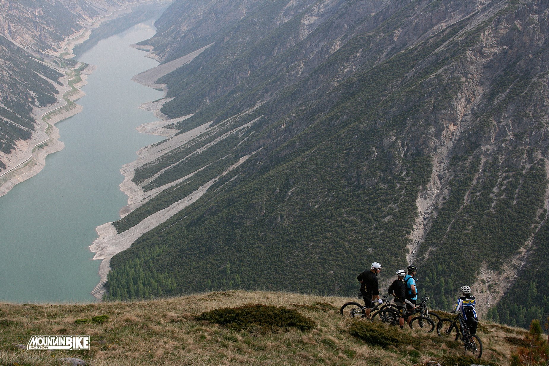 bicicletta montagna bello carino lago