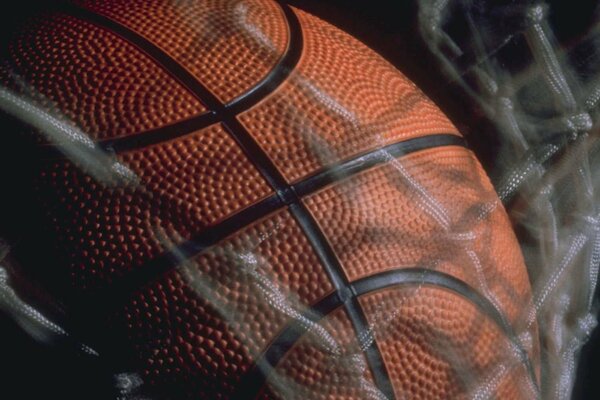 Pelota. Baloncesto. Sobre fondo negro