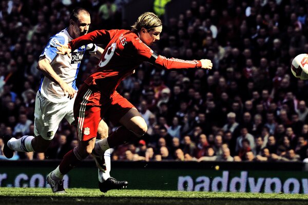 Zawodnik klubu piłkarskiego Liverpool Fernando Torres