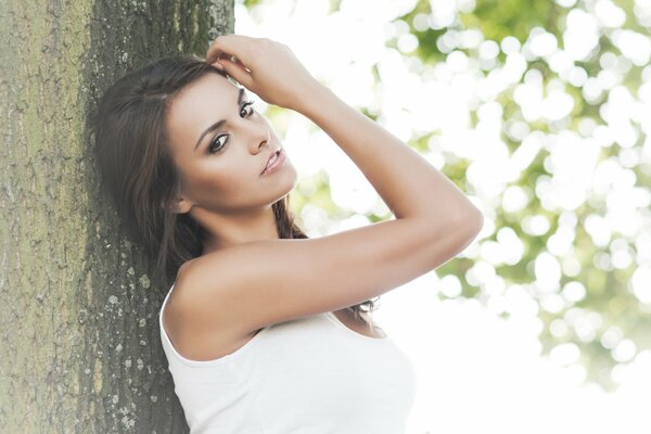 Model in a white T-shirt anita sikorska